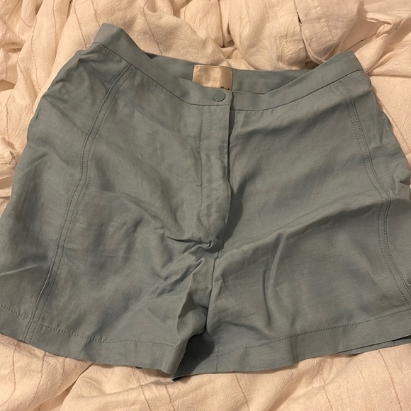 Aritzia Wilfred sevigne light blue shorts size 2 - Picture 3 of 7